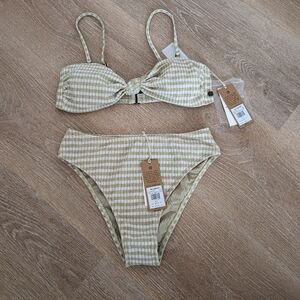 *NWT* Billabong x The Salty Blonde Meet you Matcha Bikini - Large Top/Med Bottom